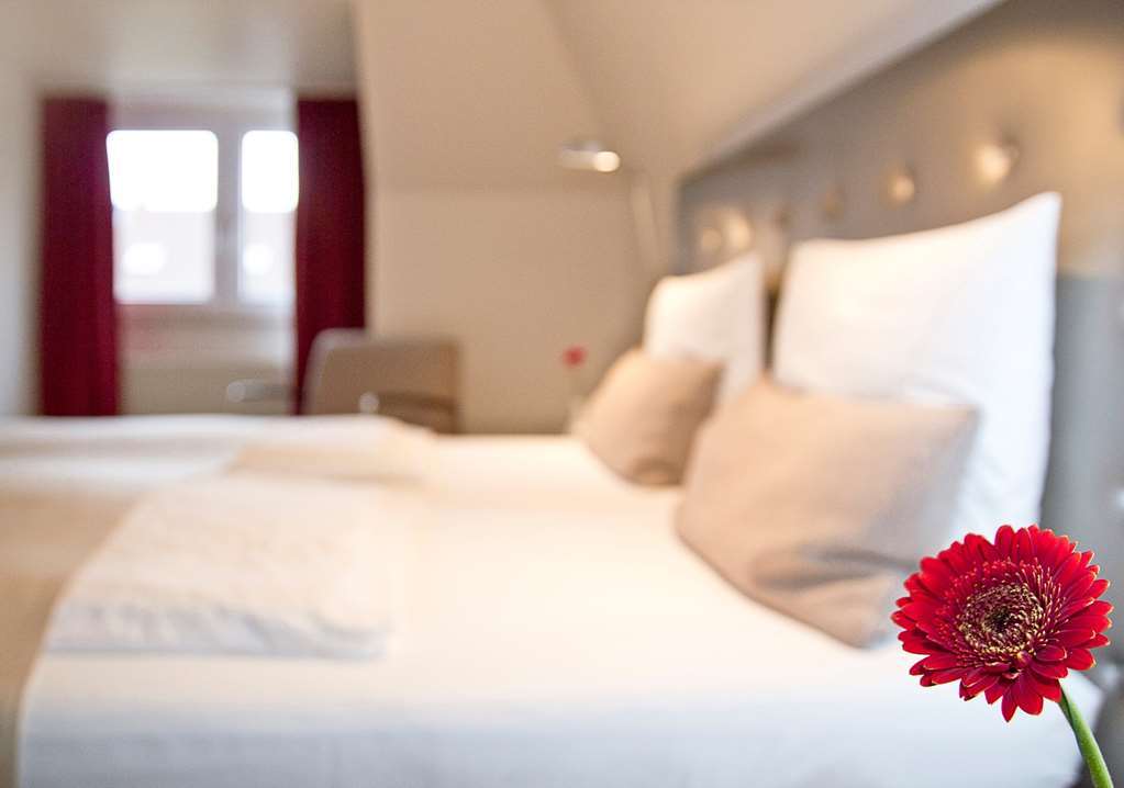 אסן Hotel Maximilians חדר תמונה