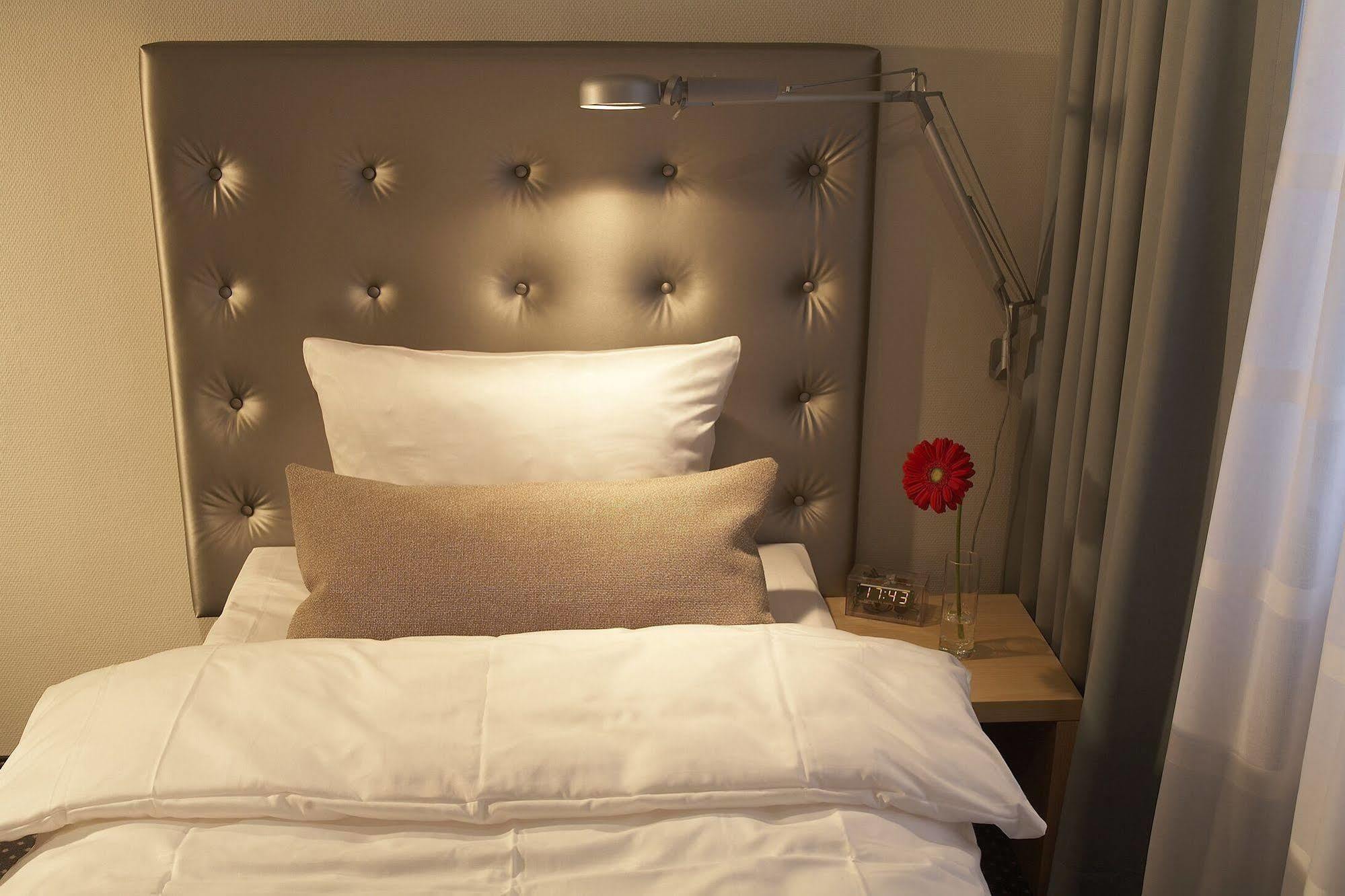 אסן Hotel Maximilians חדר תמונה