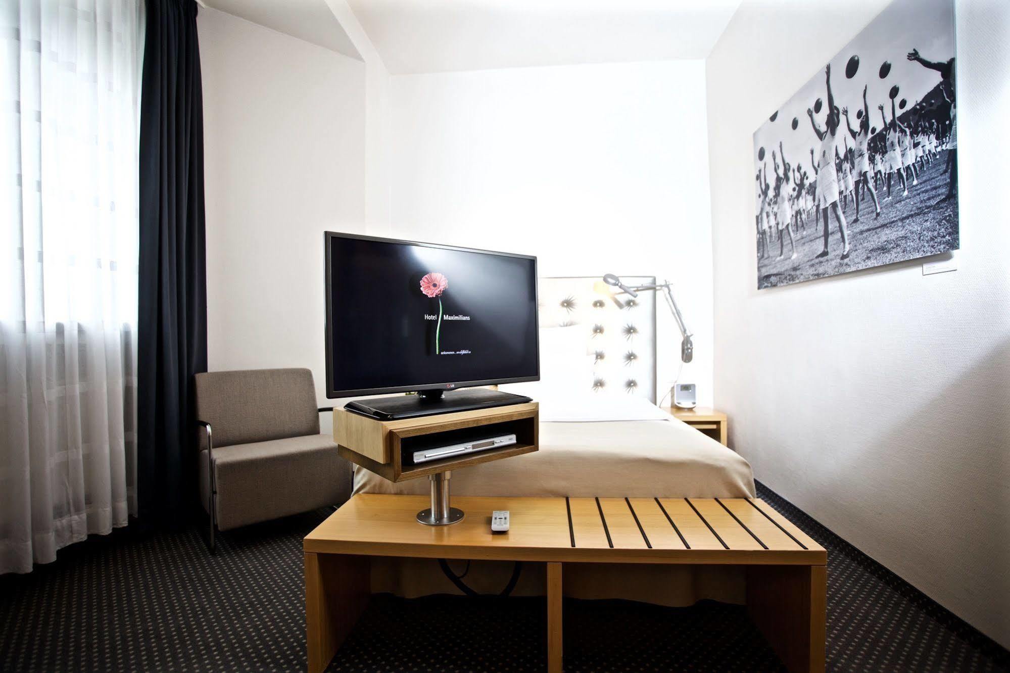 אסן Hotel Maximilians מראה חיצוני תמונה