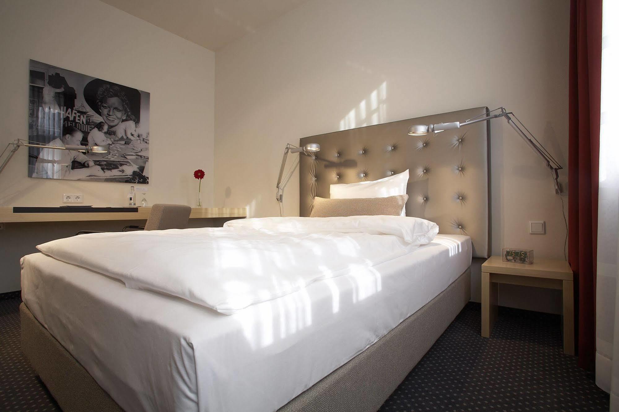 אסן Hotel Maximilians מראה חיצוני תמונה